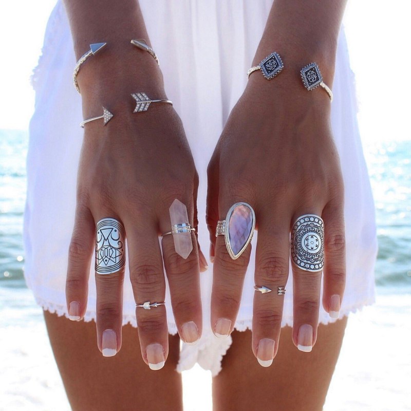 Однотонный маникюр на длинные ногти