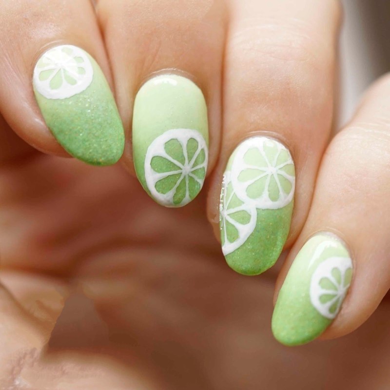 Маникюр фрукты на ногтях