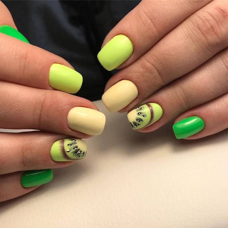 Лаймовый маникюр