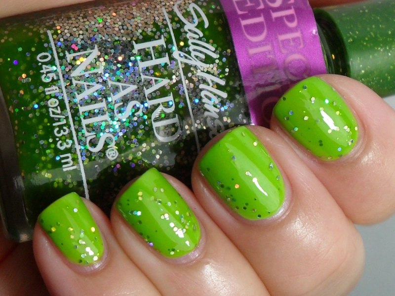 Маникюр с лимоном