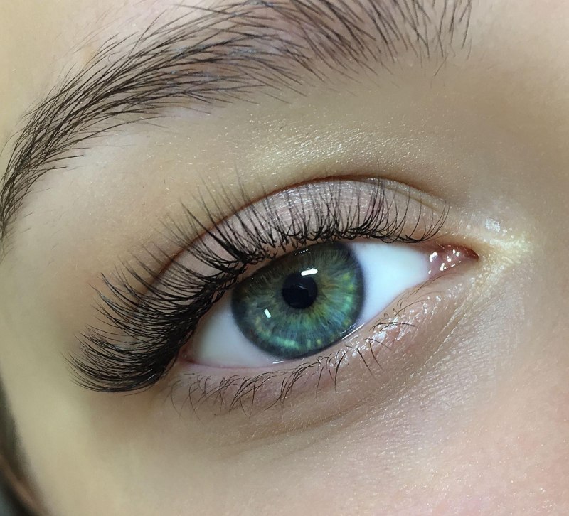 Нарощенные ресницы классика