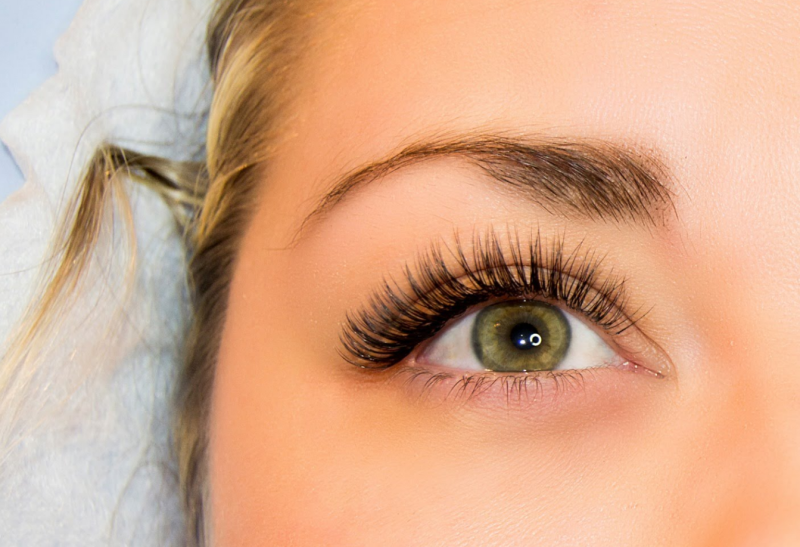 Нарощенные ресницы классика