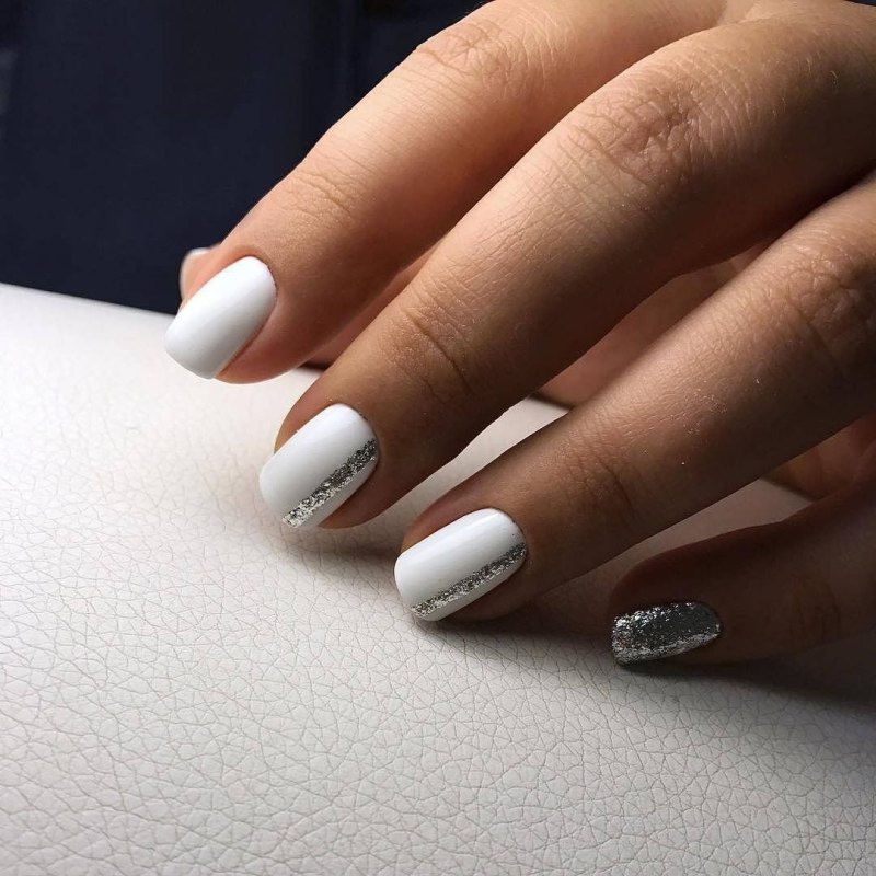 Маникюр на короткие ногти Серерый