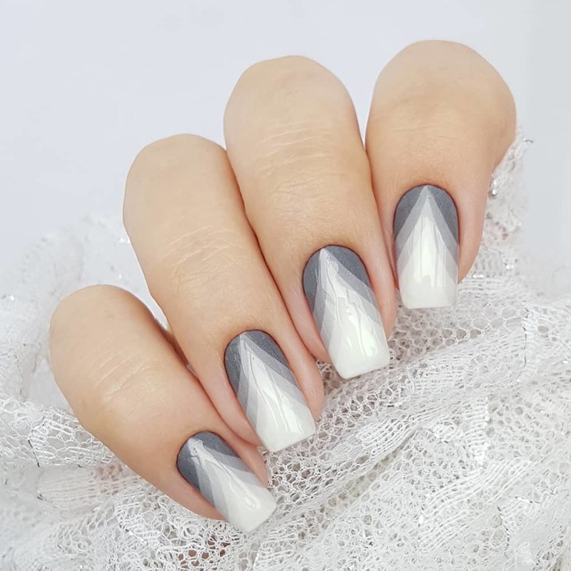 Серебристые ногти