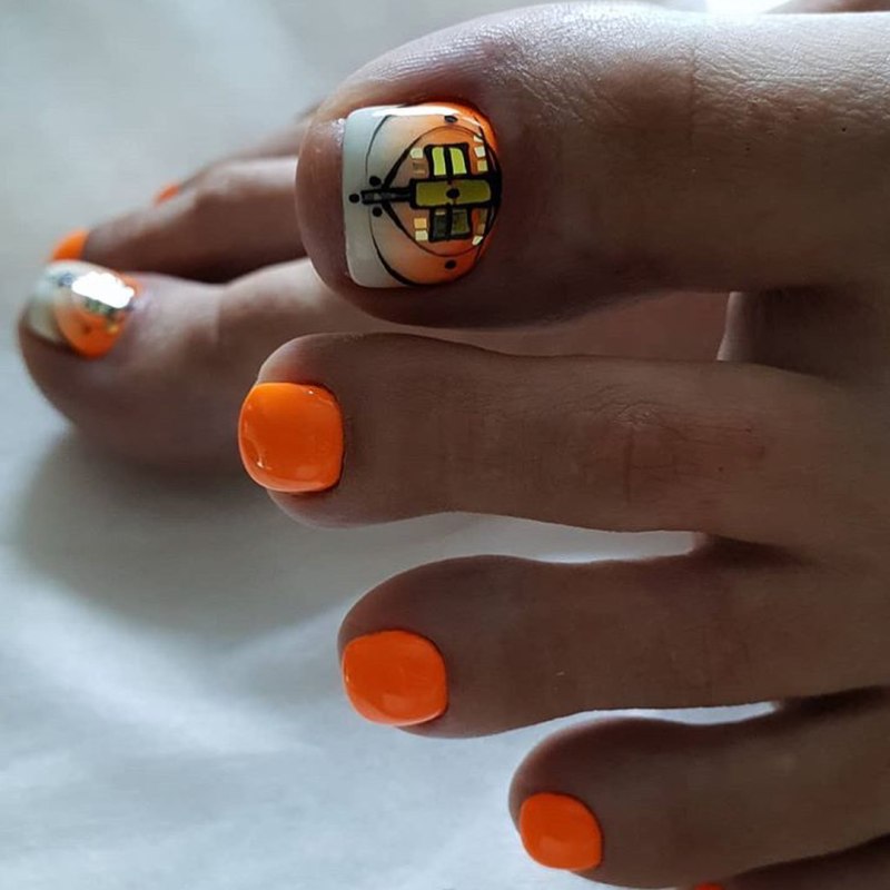 Коралловый педикюр