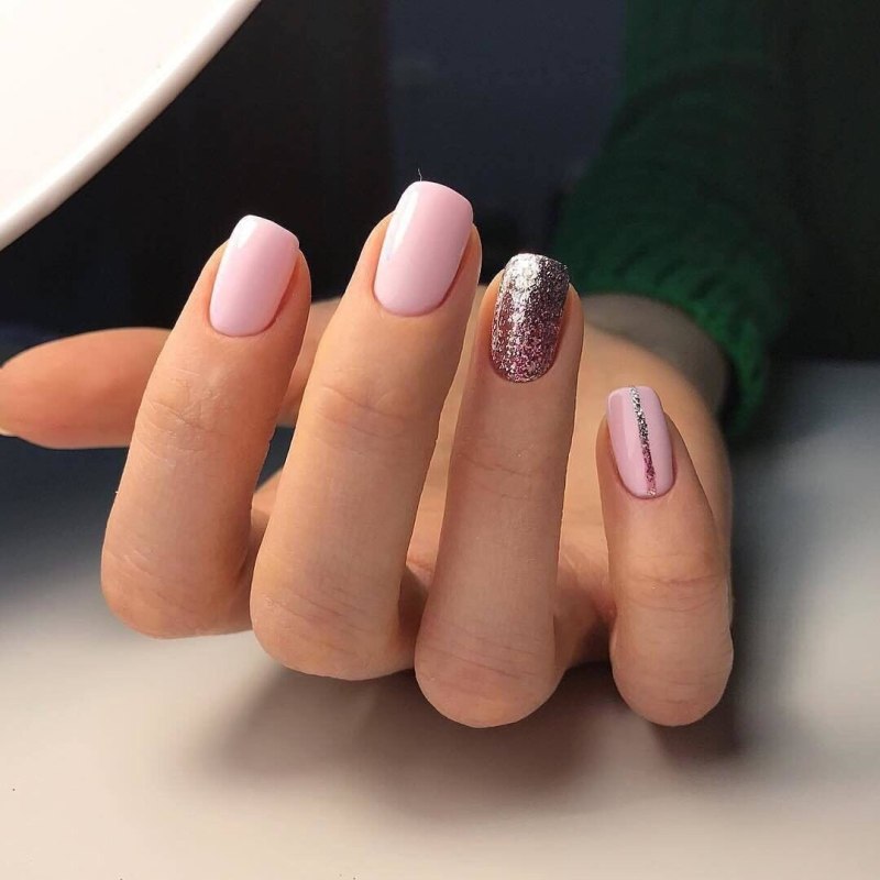 Однотонные ногти короткие