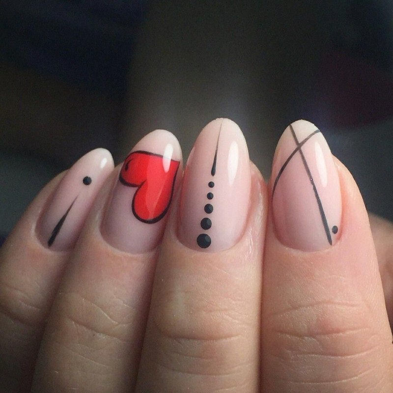 Ногти с сердечками