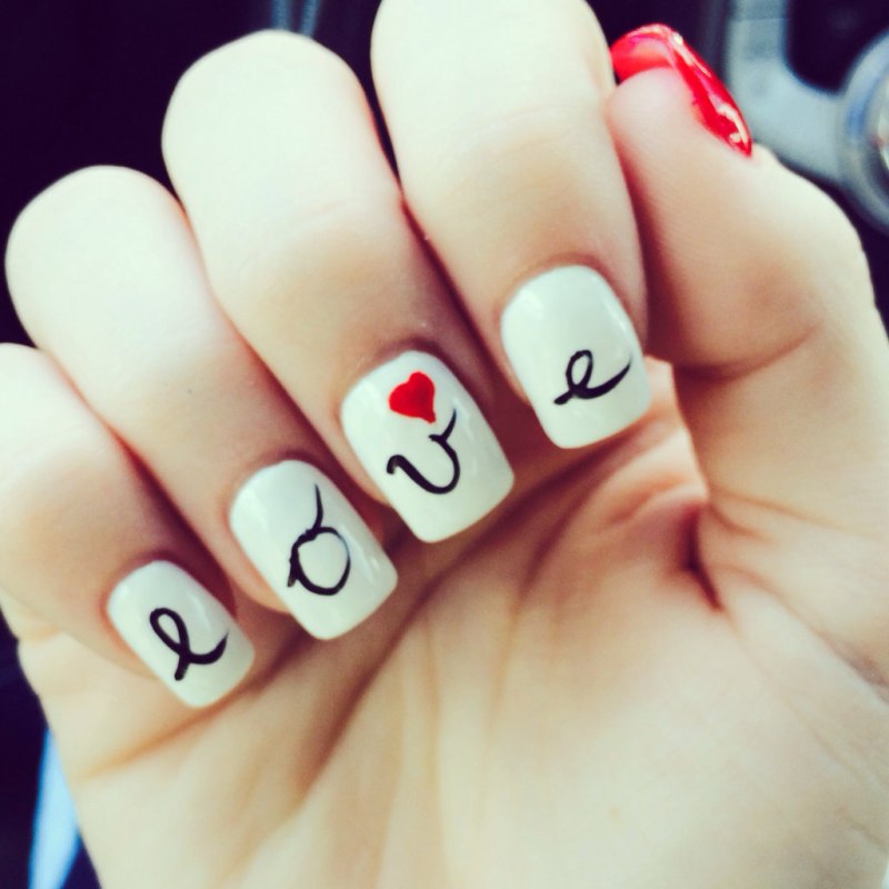 Ногти с надписями молодежные