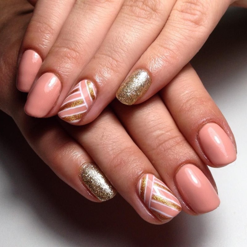 Коралловый френч миндаль