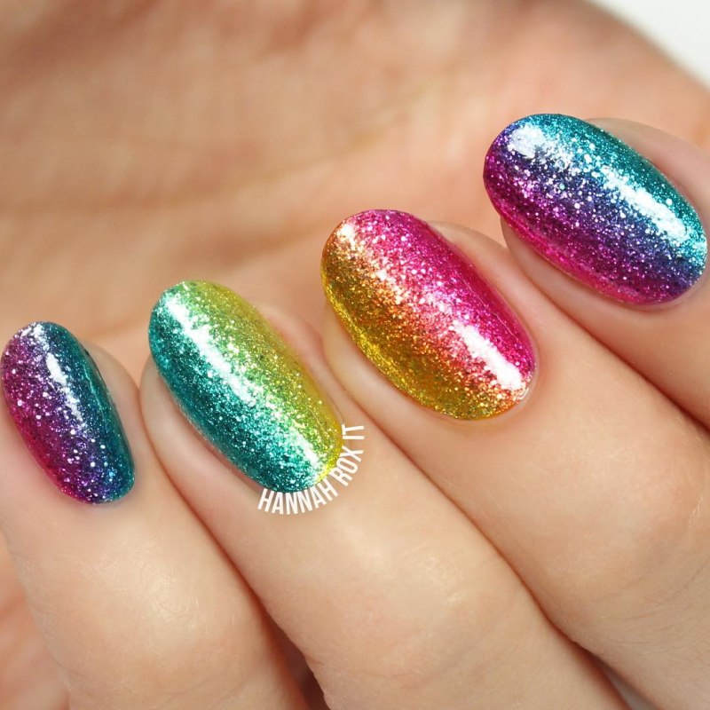 Маникюр с глиттером блестками