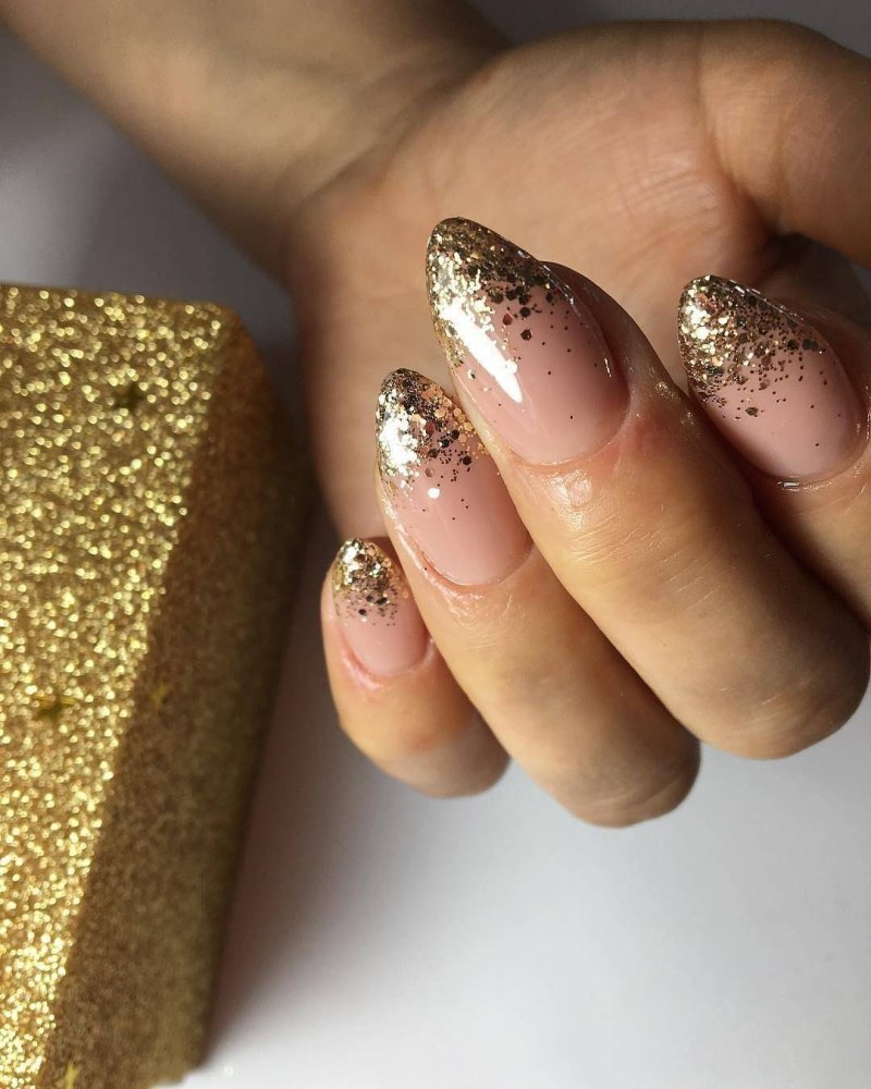 Лак с крупными блестками