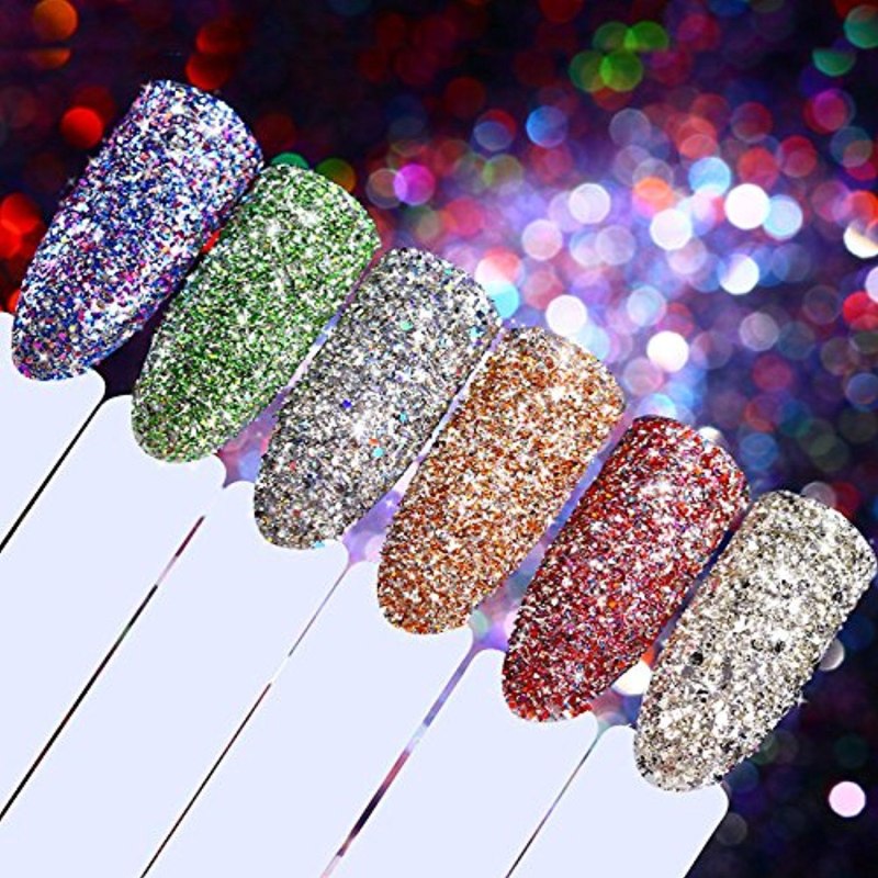 Маникюр с крупными блёстками