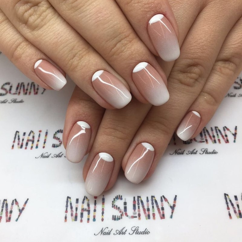 Маникюр градиент бежевый