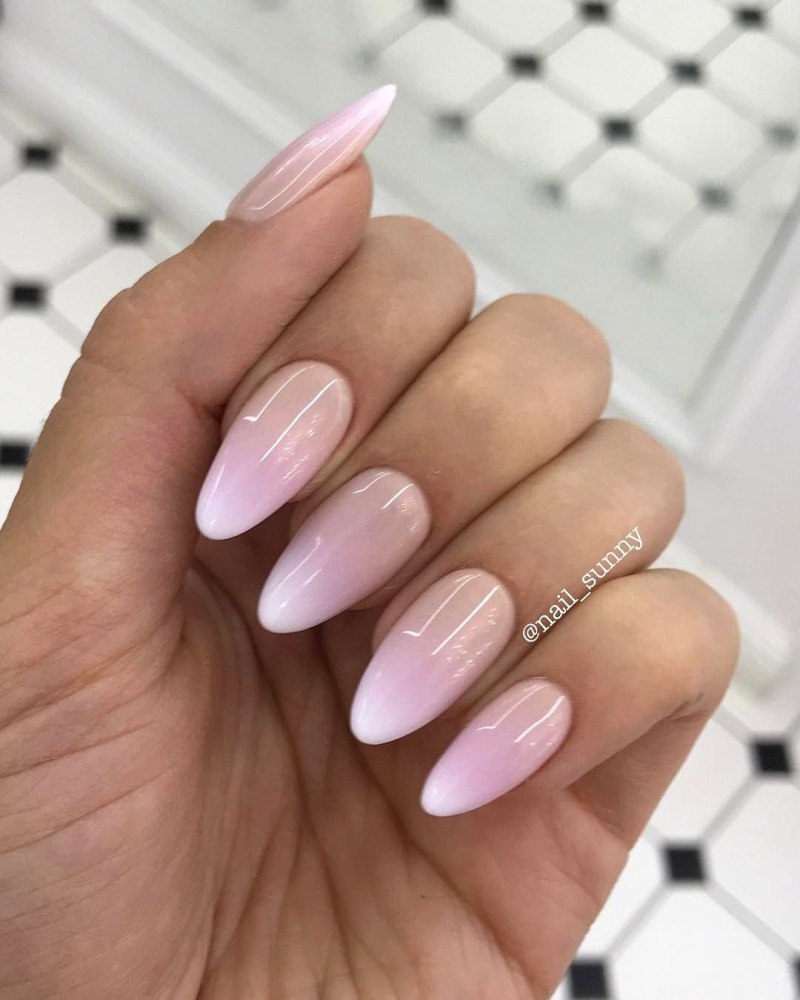 Маникюр градиент нюдовый