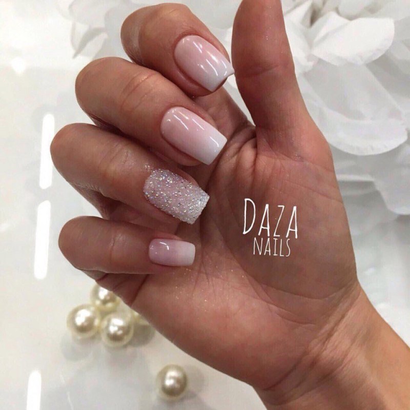 Маникюр градиент бежевый