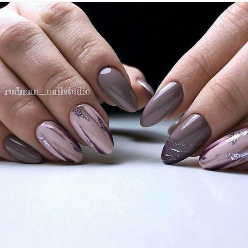 Маникюр коричневый френч