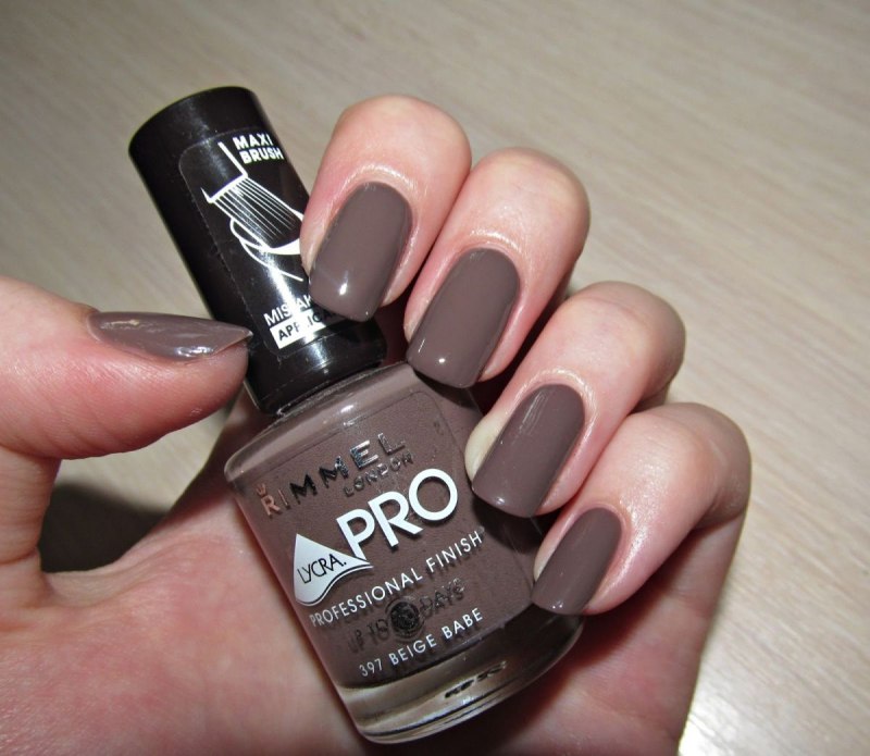 Серо коричневый лак для ногтей