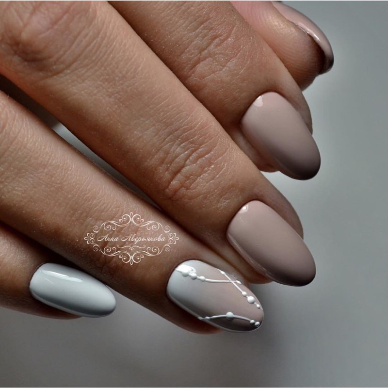 Коричневый маникюр