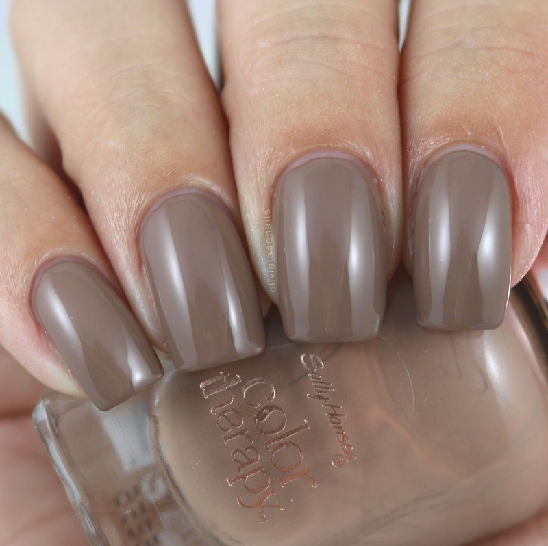 Осенний маникюр однотонный