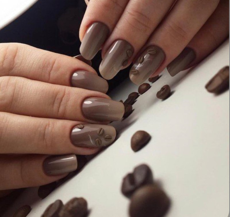 Маникюр светло коричневый