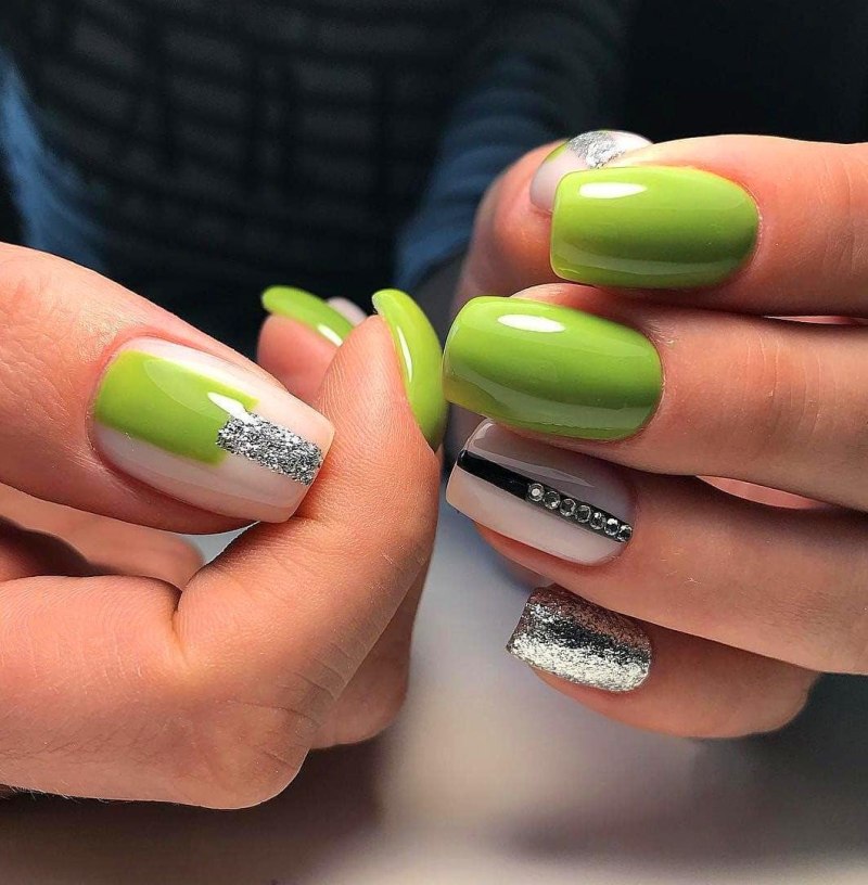 Наращивание ногтей яркие цвета