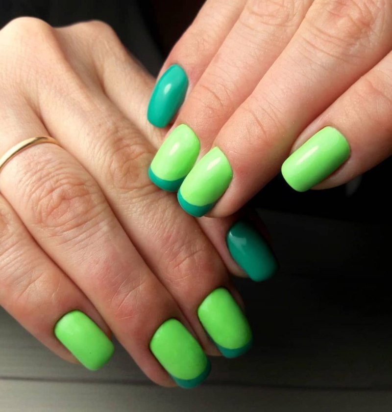 Ярко-зеленый маникюр