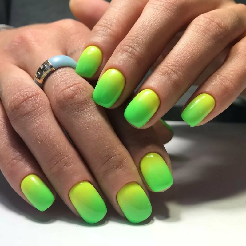 Жёлтый маникюр