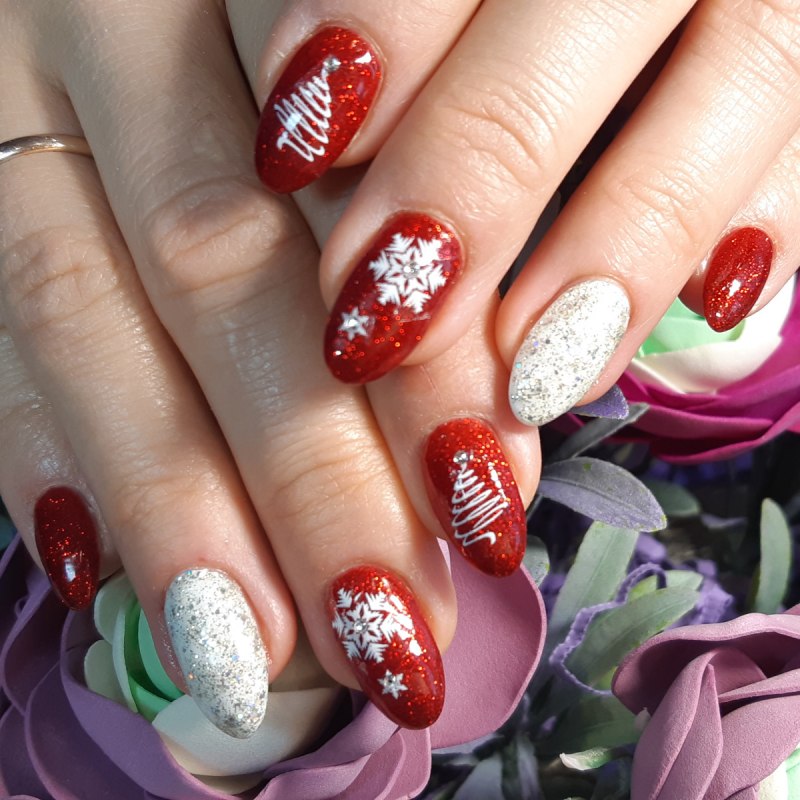 Праздничный маникюр