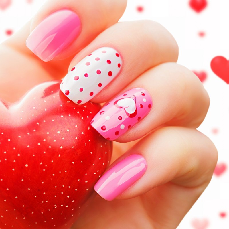 Романтический маникюр