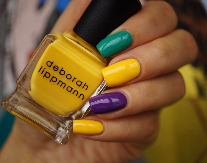 Светло желтый маникюр