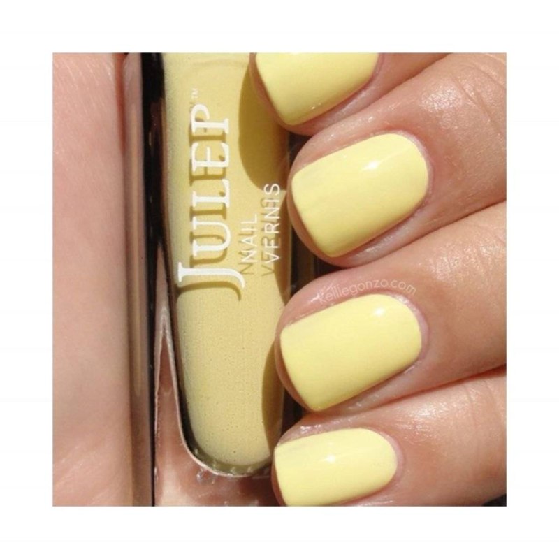 Ногти лаймового цвета