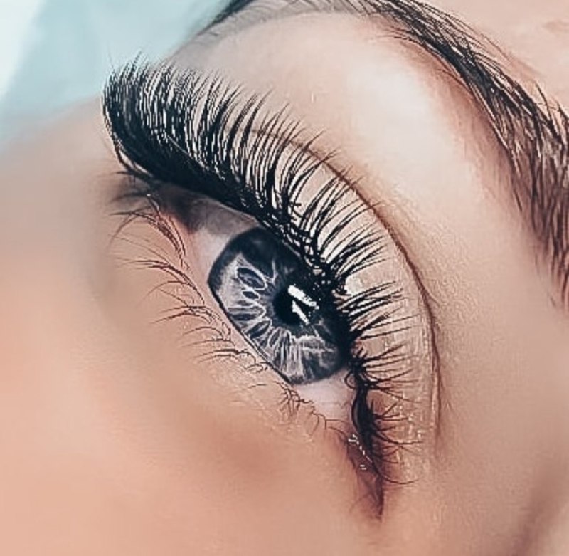 Нарощенные ресницы