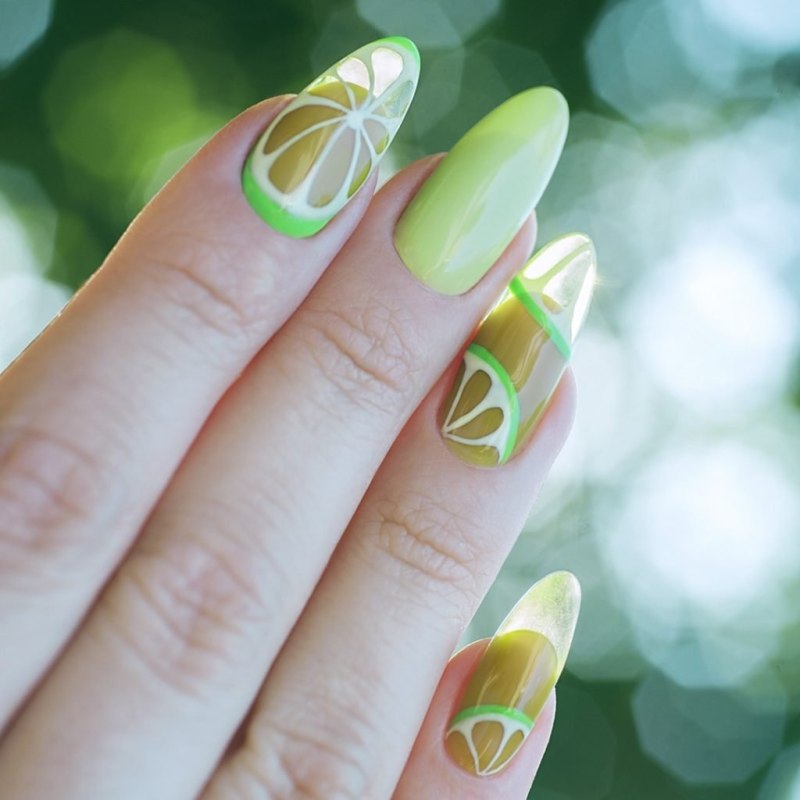 Роза с витражным гель лаком