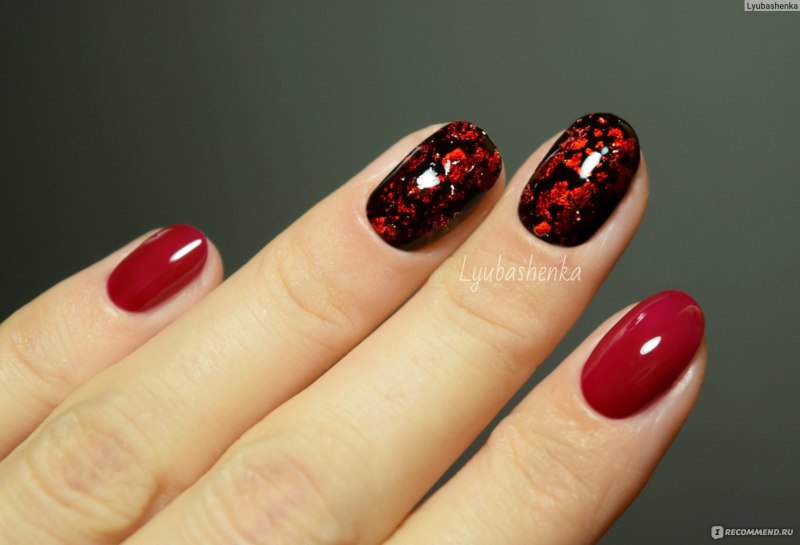 Красный витражный маникюр