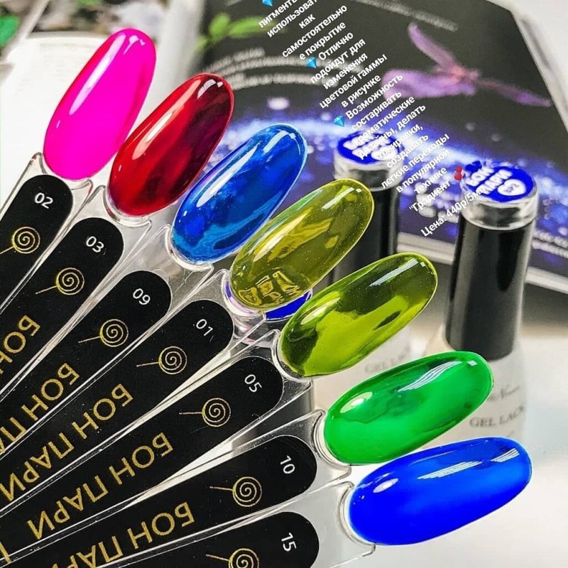 Ногти с водой внутри