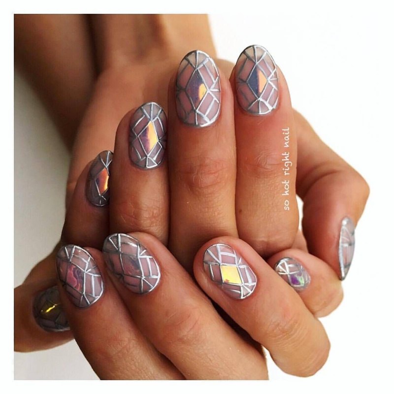 Ногти кошачий глаз и стемпинг