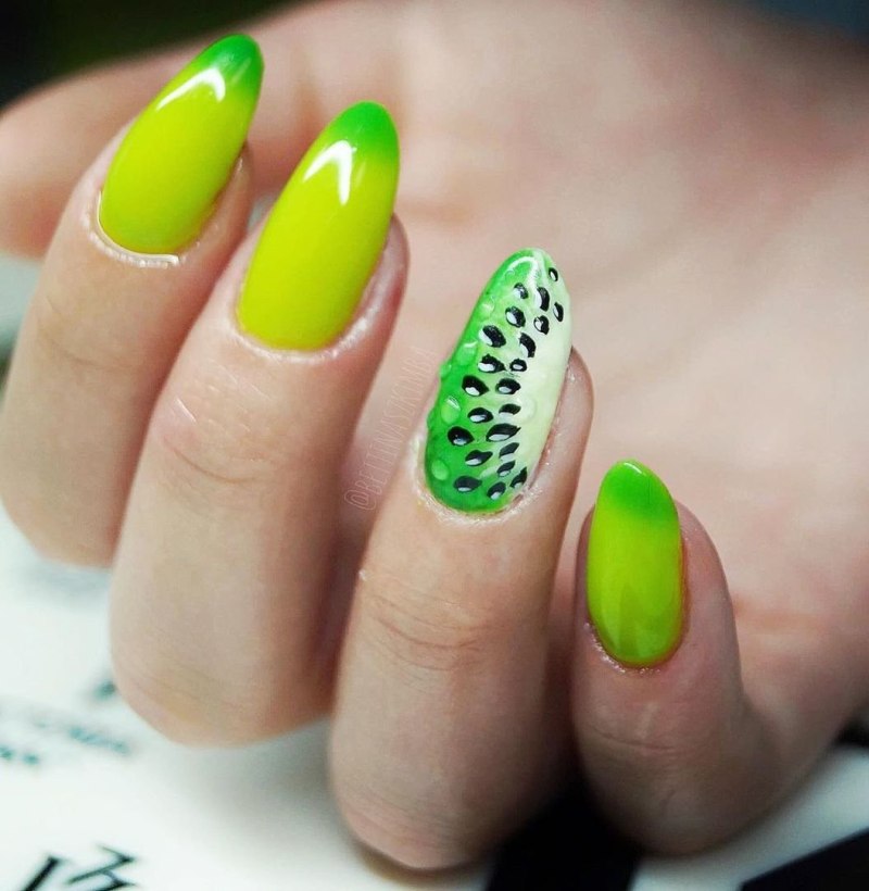 Ногти яркие летние