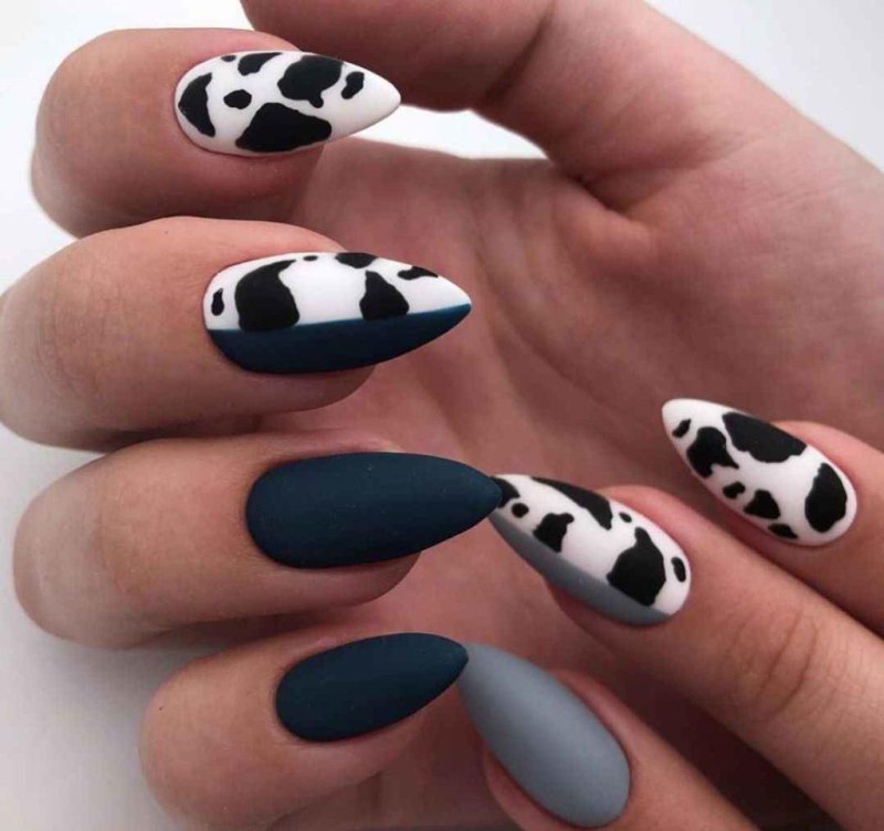 Маникюр корова