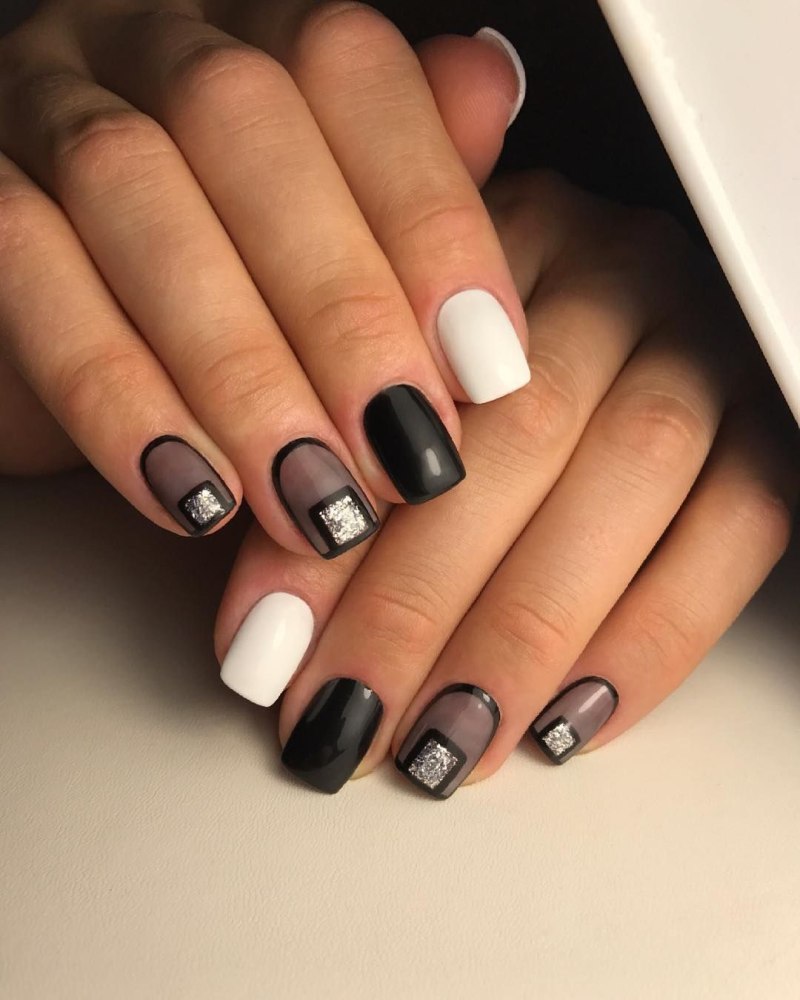 Маникюр белый с черным