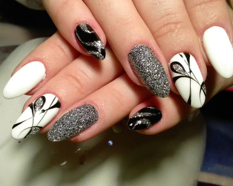 Ногти черно белые