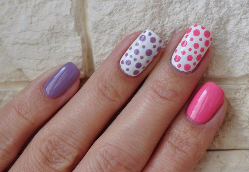 Легкий летний маникюр