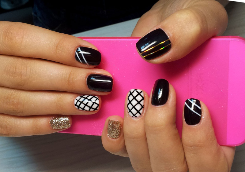 Простые узоры на ногтях