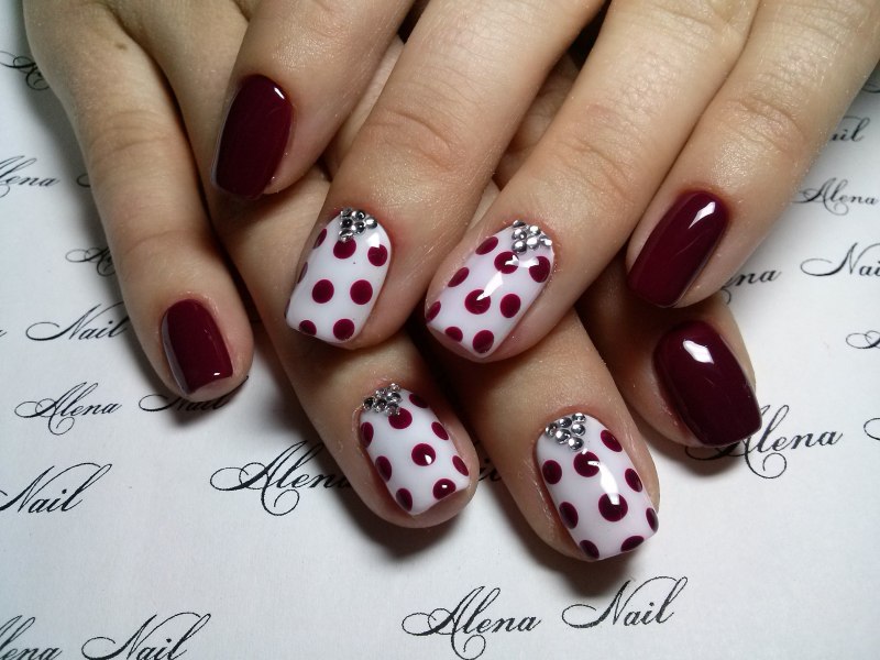 Маникюр простой и красивый