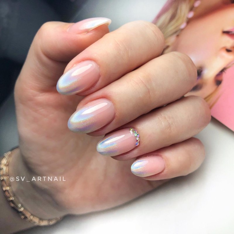 Маникюр френч белый