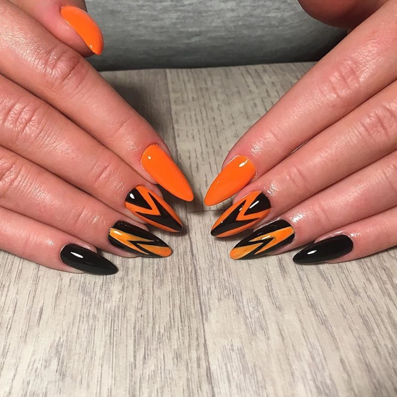 Оранжевый маникюр на длинные ногти