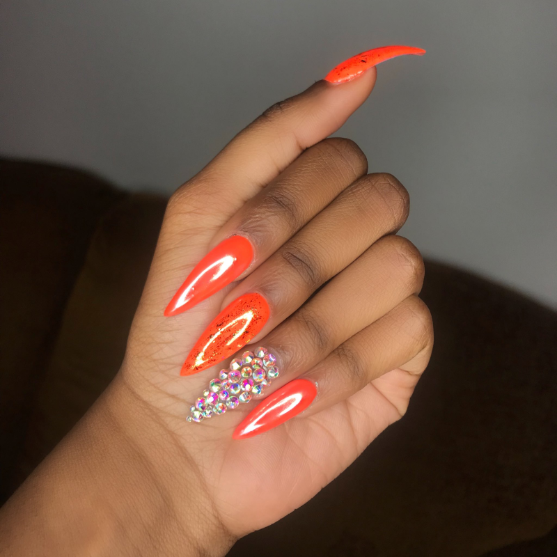 Оранжевый маникюр