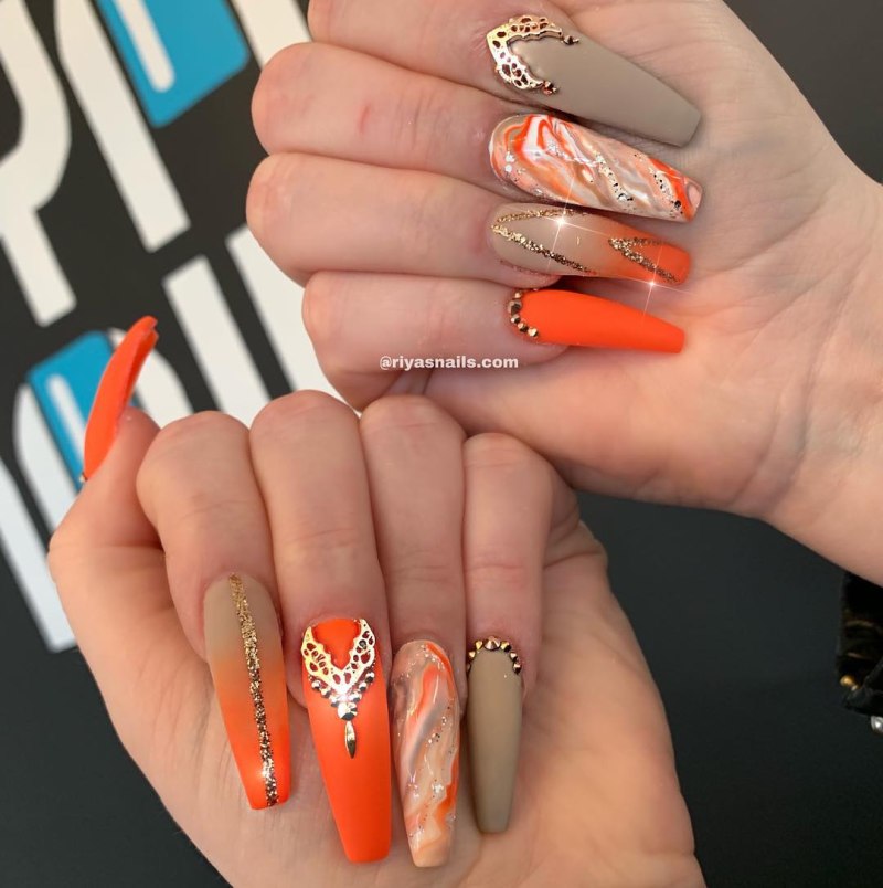 Оранжевый маникюр балерина