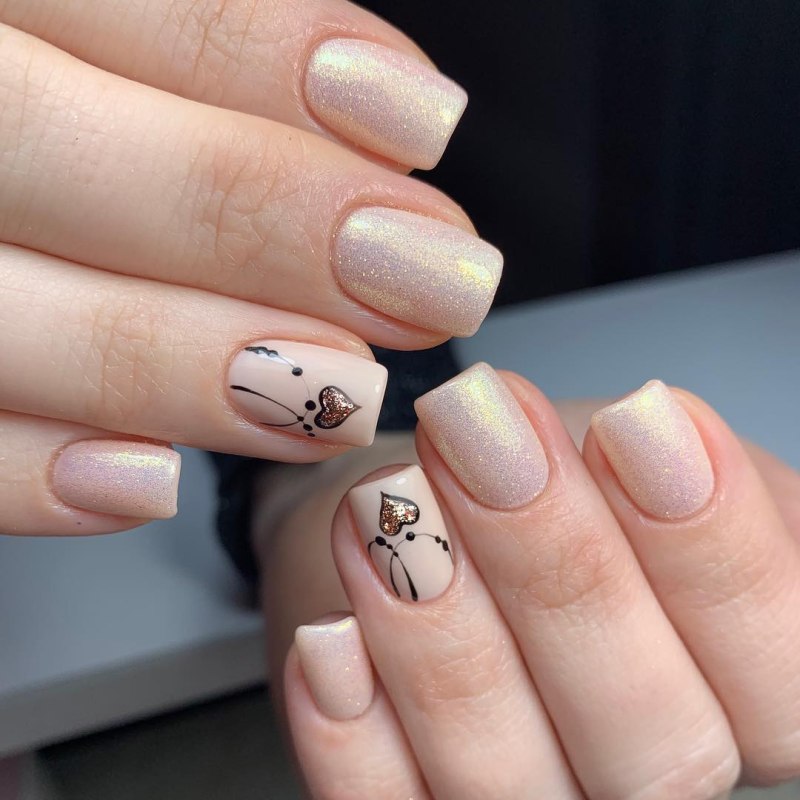 Маникюр на короткие квадратные ногти