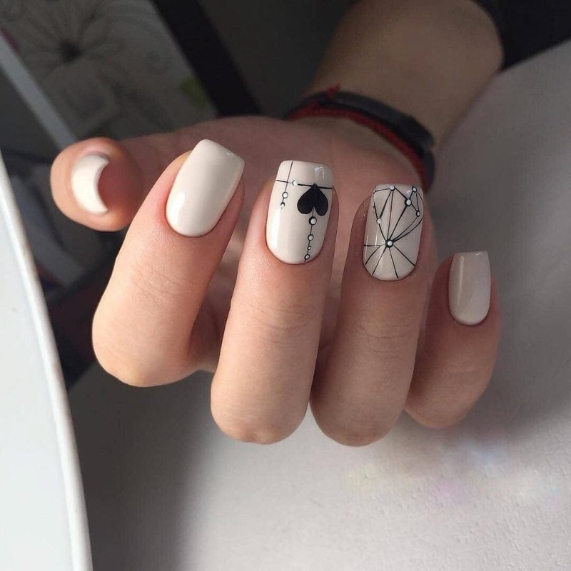 Нежно розовый маникюр