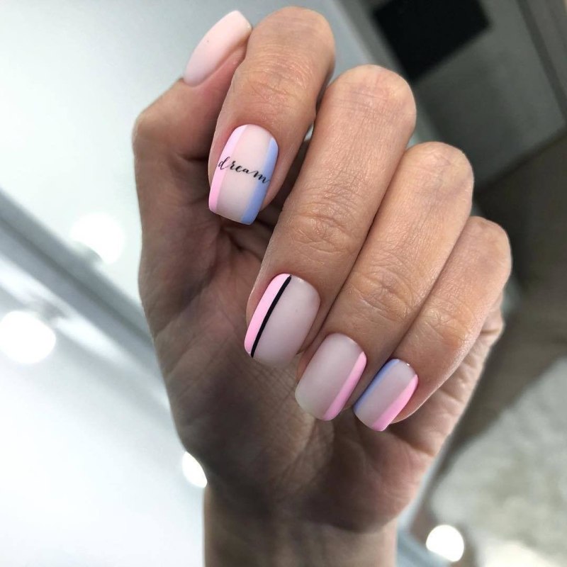 Нежно розовые ногти